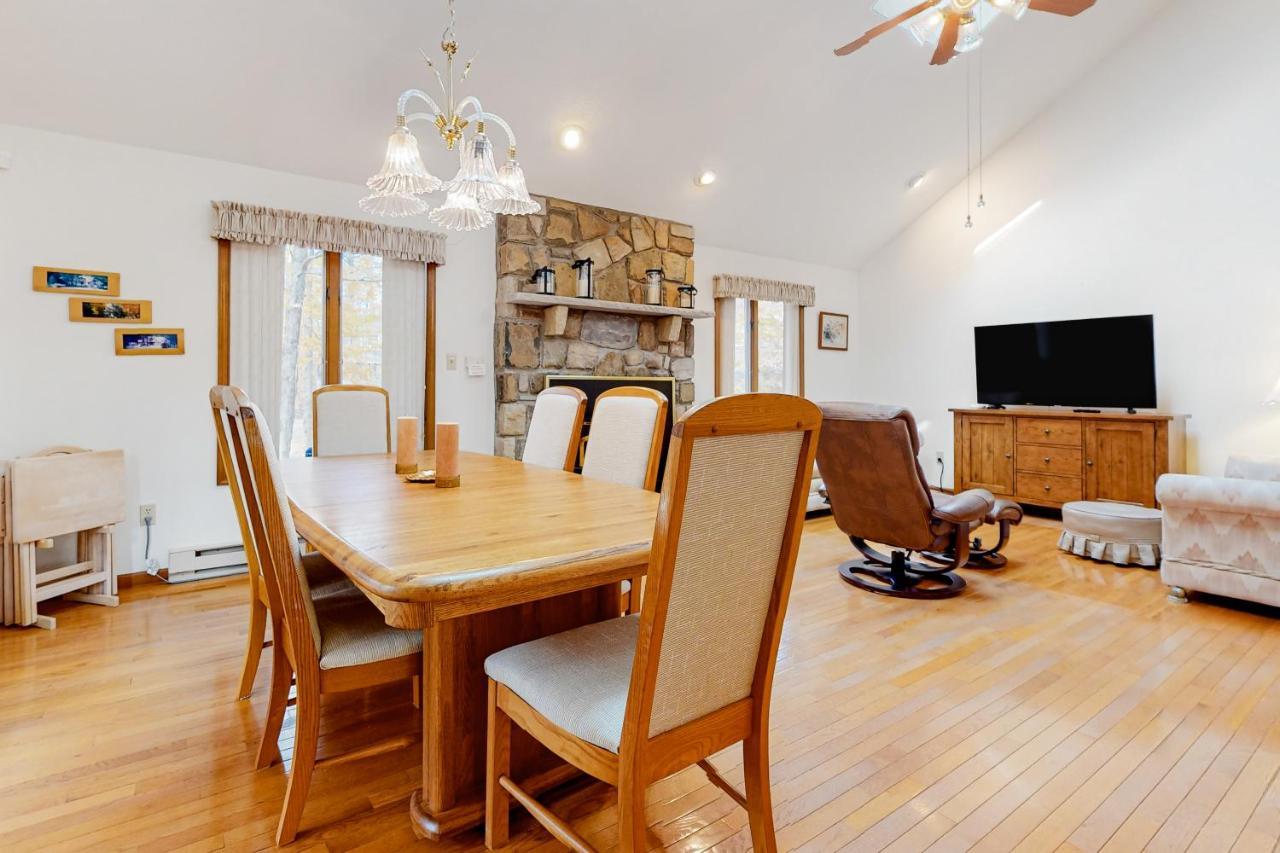 Friendship Lodge Pocono Lake Bagian luar foto
