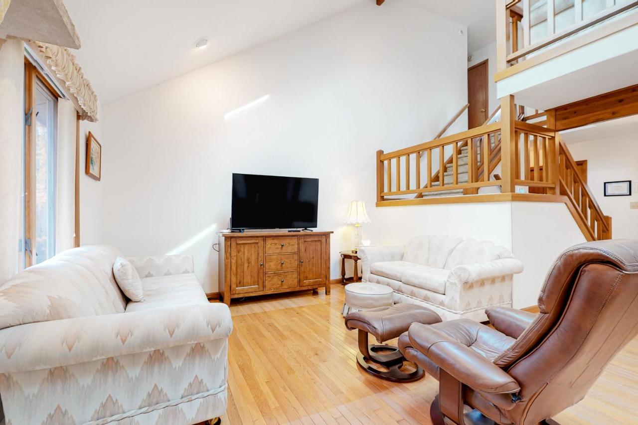 Friendship Lodge Pocono Lake Bagian luar foto