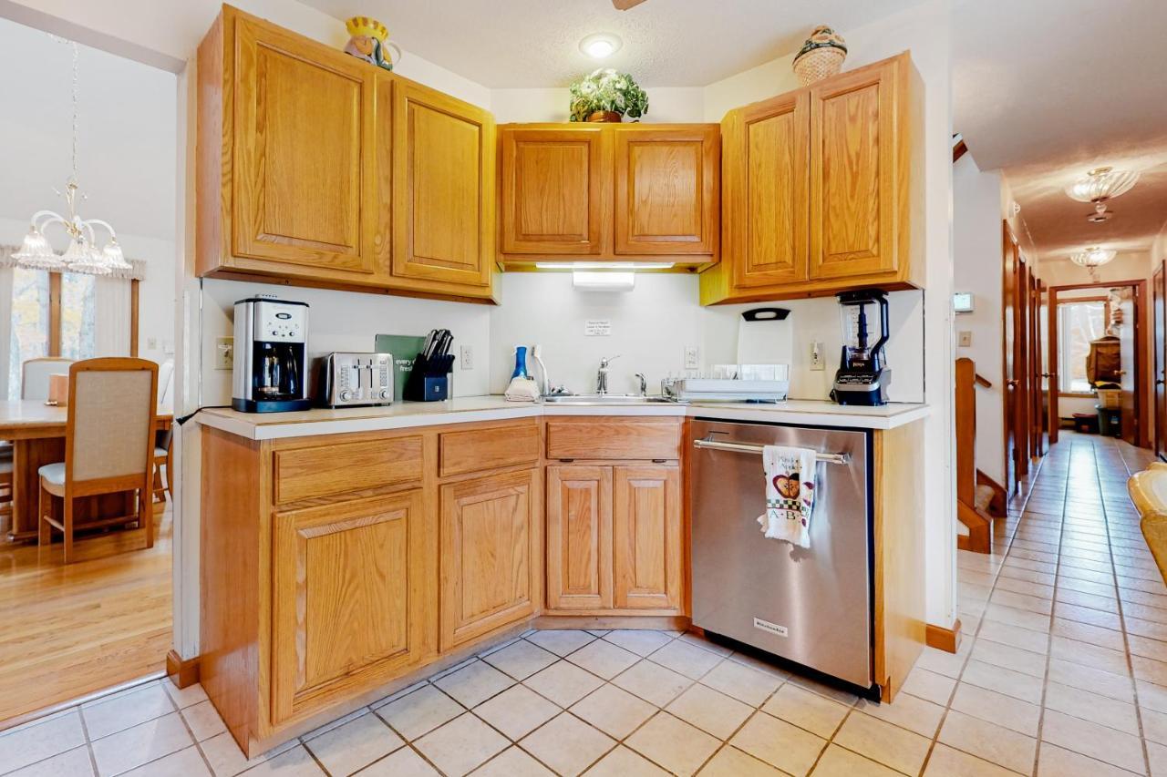 Friendship Lodge Pocono Lake Bagian luar foto