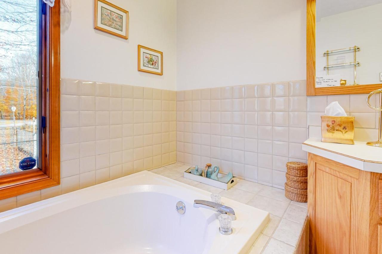 Friendship Lodge Pocono Lake Bagian luar foto