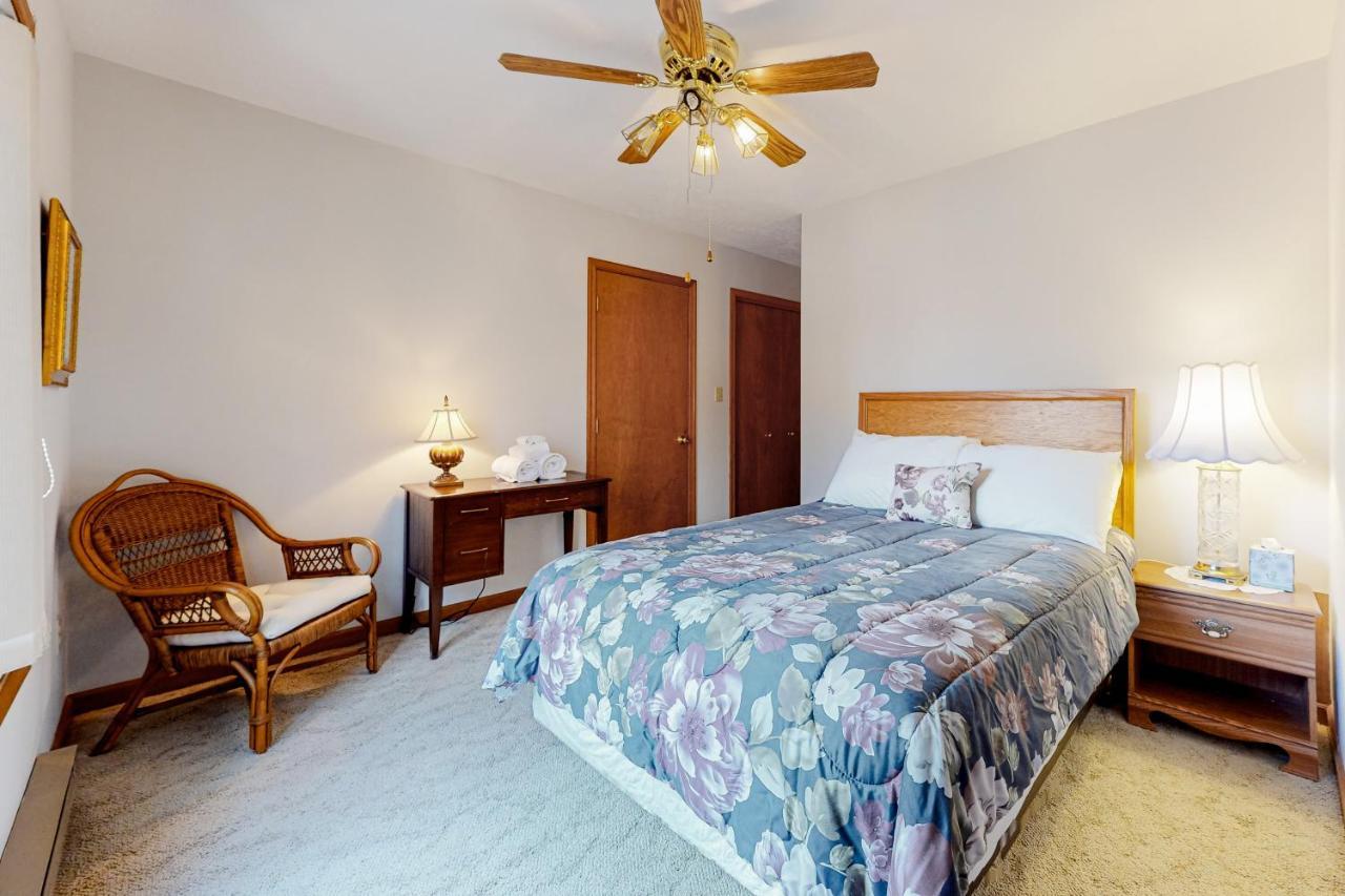 Friendship Lodge Pocono Lake Bagian luar foto